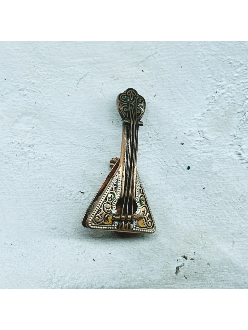 1040mc. Damascene Spanish Guitar Brooch